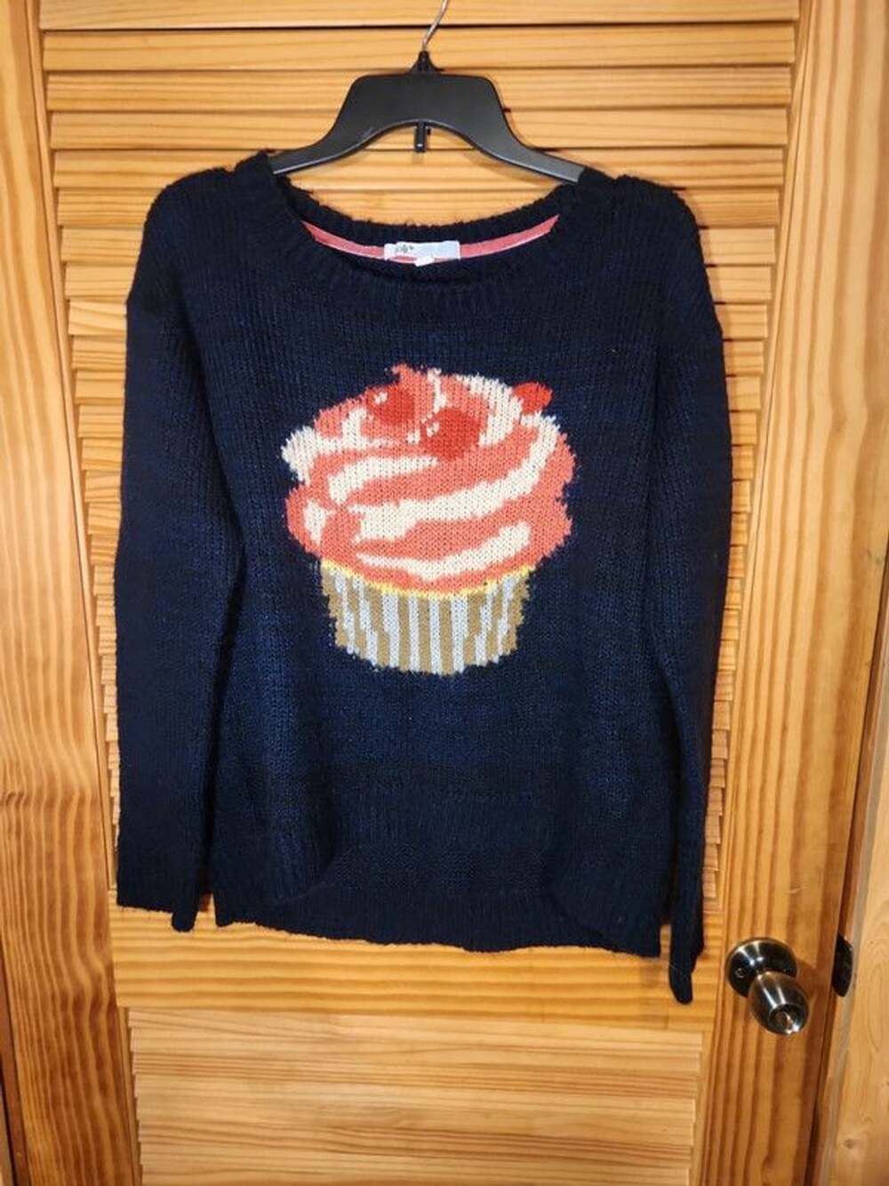 Jolt Soft Knit Cupcake Sweater – Women’s Large